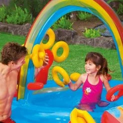 Aire De Jeux Gonflable Arc-en-Ciel Intex 6 Aire De Jeux Gonflable Arc-en-Ciel Intex -Intex Soldes Magasin aire de jeux arc en ciel ambiance anneauxjpg min